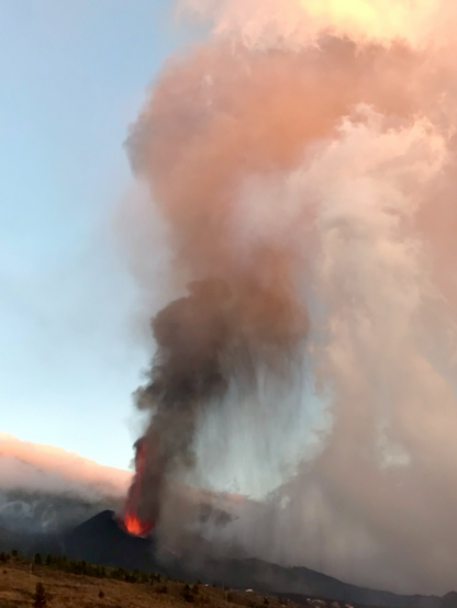 Vulkanausbruch mit Aschewolke