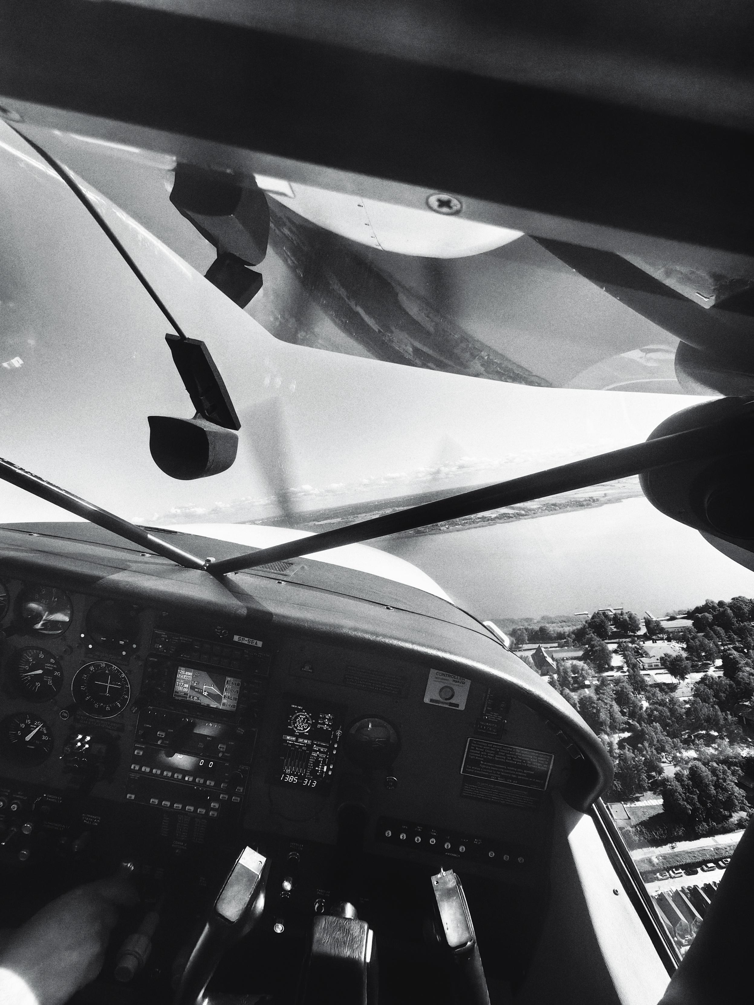 Aerial view from a airplanes copilot seat.