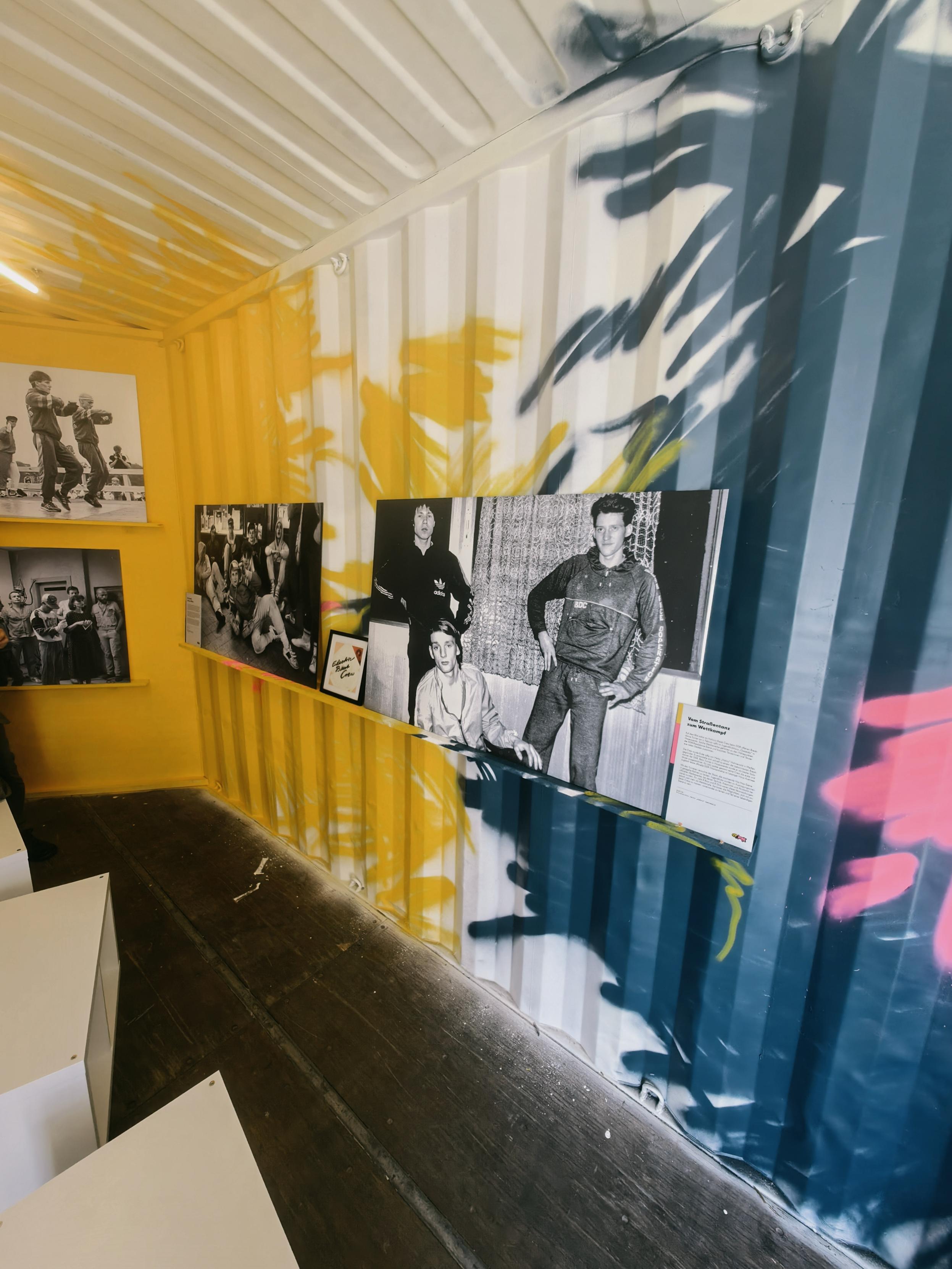 Bilder der Ausstellung "Ostbronx - Hip Hop im Osten Deutschlands".
